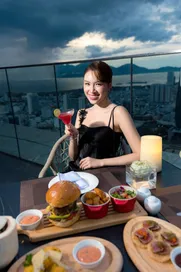 Vóc dáng không góc chết của Thanh Thanh Huyền trong thiết kế bikini đầy quyến rũ