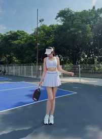 Hoa hậu Đỗ Thị Hà gây chú ý với phong cách thời trang nổi bật trong làng pickleball