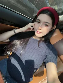 Bạn gái Văn Thanh cực nóng bỏng, khoe thu nhập tiền tỉ