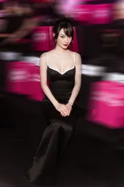 Á hậu Vũ Thúy Quỳnh khoe visual ‘đỉnh chóp’ cùng môn thể thao hot trend