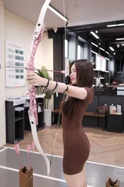 Hotgirl Hà thành Lê Phương Anh: Tỏa sáng cả trên sân pickleball lẫn đấu trường bắn cung