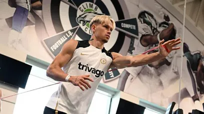 Mudryk khiến fan Chelsea bất ngờ khi vào vai HLV “bất đắc dĩ”