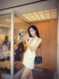 Đặng Thu Huyền khiến fan “đứng ngồi không yên” khi khoe body cực phẩm dịp Trung thu