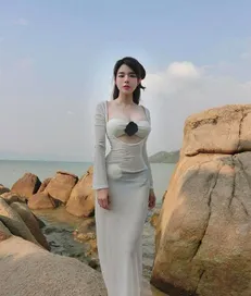 Bạn gái Văn Thanh cực nóng bỏng, khoe thu nhập tiền tỉ