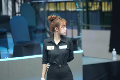 Quỳnh Kiera, nữ trọng tài billard khiến mọi tay cơ xao xuyến
