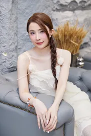 Quỳnh Nga làm fans xao xuyến với màn khoe dáng bốc lửa, thả thính "chất"