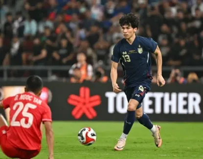 Tiền vệ từng sút tung lưới Việt Nam ở chung kết ASEAN Cup sẽ là học trò HLV Kim Sang Sik đấu MU