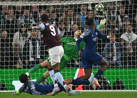 PSG được phen hú vía khi vào bán kết Champions League