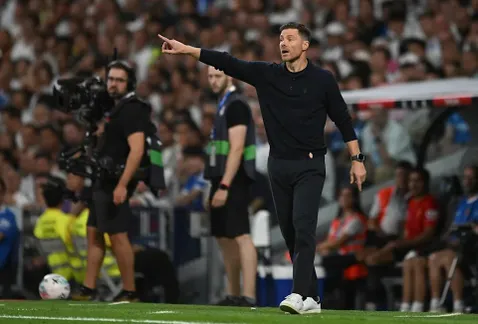 Xabi Alonso hứa thảo luận kỷ luật sau thẻ đỏ của Dani Carvajal nhưng bào chữa cho ngôi sao khác của Real Madrid