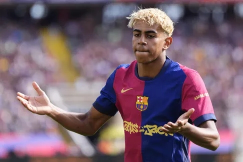 Barcelona tiến gần ngôi vô địch La Liga sau chiến thắng nghẹt thở tại El Clasico