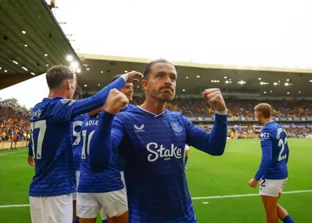 Jack Grealish bỏ túi khoản thưởng khủng 15 triệu bảng giữa nghi vấn tương lai tại Manchester City
