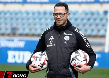 Rosenior Chưa Nói Chuyện Với Mudryk Dù Rất Muốn