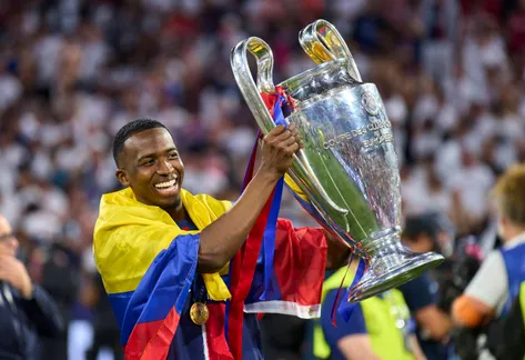 Tiết lộ: Liverpool Suýt Nữa Đã Ký Hợp Đồng Với Nhà Vô Địch UEFA Champions League Của PSG