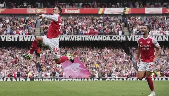 Zubimendi tái hiện siêu phẩm Paul Scholes, Arsenal phá thế bế tắc