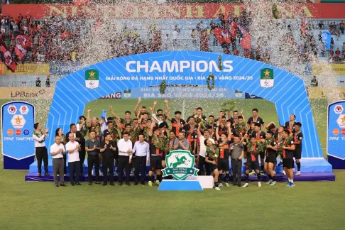 Lính mới "Ninh Bình" chơi lớn, khiến cả V.League phải trầm trồ