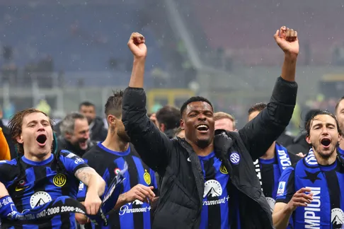 Denzel Dumfries không quan tâm Inter đấu Arsenal hay PSG ở chung kết Champions League