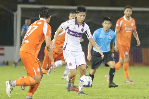 Tương lai HLV Nguyễn Anh Đức tại Becamex TP.HCM bị đặt dấu hỏi