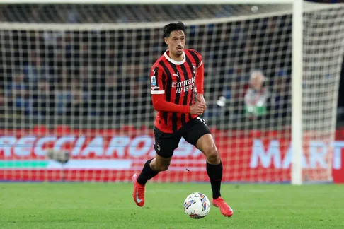 Manchester City sắp chiêu mộ tiền vệ AC Milan trong hè này