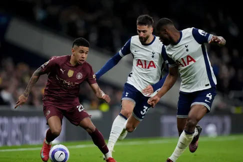 Tottenham hứng đòn đau trong cuộc săn Savinho khi Man City ra quyết định về tương lai