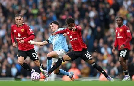 Fan MU đòi loại 2 ngôi sao sau trận thua Man City