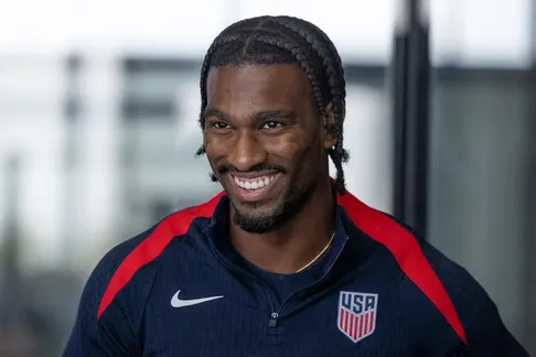 Từ siêu dự bị đến xuất phát? Phong độ của Haji Wright tại Coventry quá tốt để Đội tuyển Mỹ bỏ qua