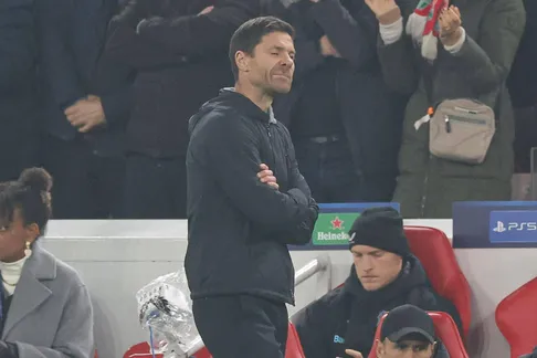 Liverpool có thể vuột mất mục tiêu hàng tiền vệ trị vào tay Real dưới thời Alonso