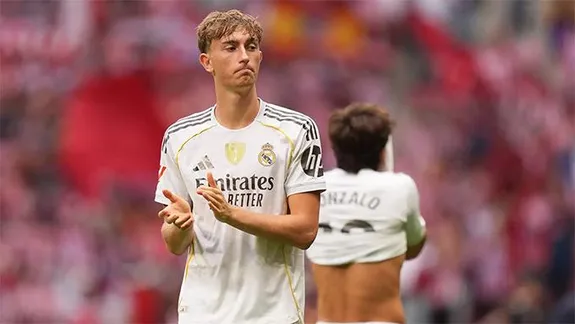 Real Madrid nhận cú đòn nặng từ “sao trẻ” Dean Huijsen