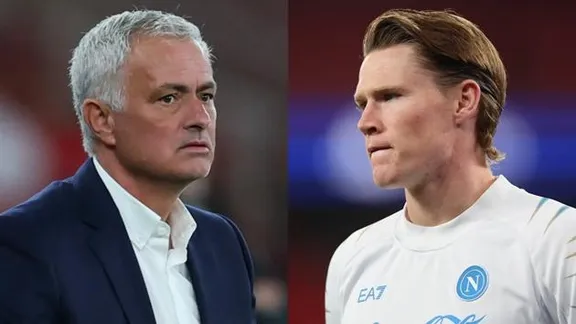 Mourinho gây chú ý với hành động đặc biệt sau chiến thắng ấn tượng của Benfica