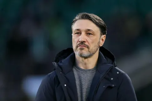 Thua Real Madrid, HLV Dortmund đổ lỗi tại... mặt cỏ