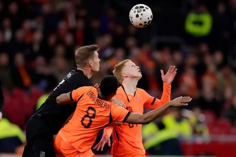 Từ bỏ bóng đá tổng lực, tuyển Hà Lan đặt cược tham vọng World Cup vào bóng chết