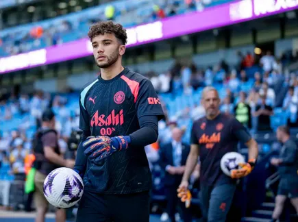 Stoke City xác nhận chiêu mộ thành công thủ môn từ Manchester City