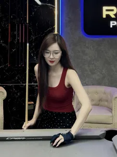 Cộng đồng mạng dậy sóng vì nữ cơ thủ xinh đẹp như minh tinh