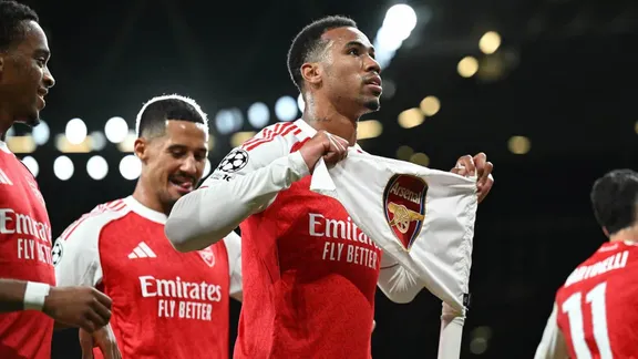 Gabriel Magalhaes: "Quái vật" trên không của Arsenal