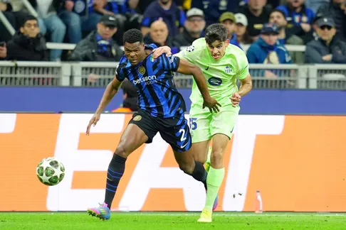Nhận Định Cầu Thủ Inter 4-3 Barcelona: Hàng thủ Barcelona chật vật tại San Siro