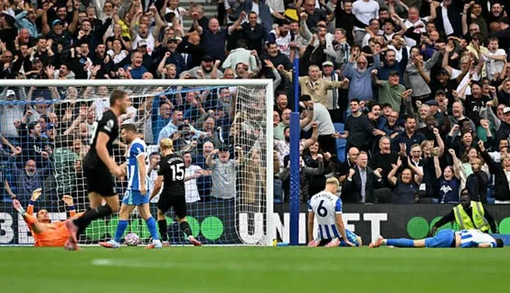 Tottenham giành 1 điểm nghẹt thở