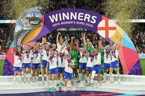 Euro 2025: Chiến thắng của Anh lập kỷ lục người xem cao nhất năm
