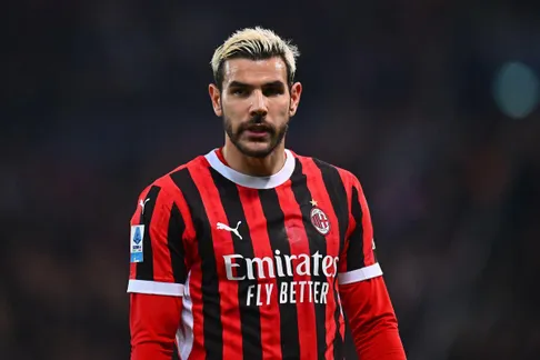 Chính thức: Theo Hernandez bay tới Paris ký hợp đồng chính thức với Al-Hilal