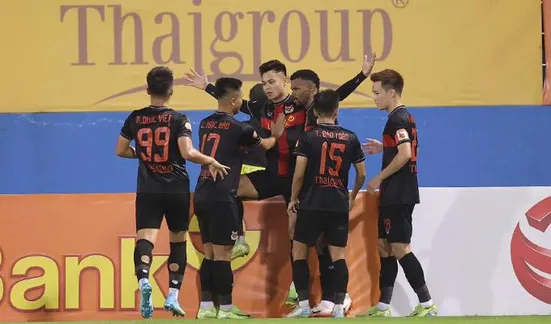 Đức Chiến ghi bàn nhưng ăn mừng kín đáo để tôn trọng Thể Công Viettel