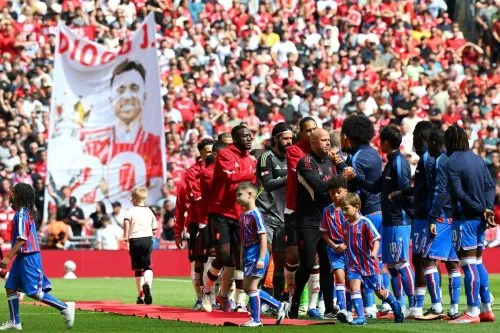 HLV Liverpool Arne Slot lên tiếng sau khi CĐV Crystal Palace làm gián đoạn lễ tưởng niệm Diogo Jota tại Wembley