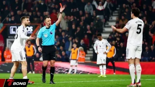 Harry Maguire nhận thẻ đỏ khiến MU đánh rơi 3 điểm đầy cay đắng trước Bournemouth