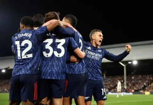 Arsenal chật vật giành trọn ba điểm trên sân Fulham
