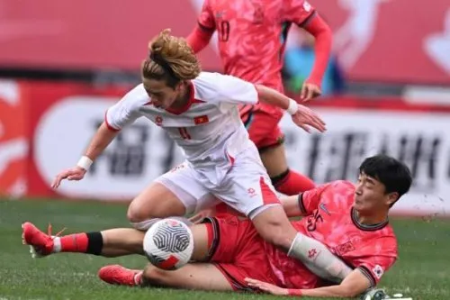 U23 Việt Nam chịu mất mát lớn: Viktor Lê vắng mặt trận gặp Trung Quốc