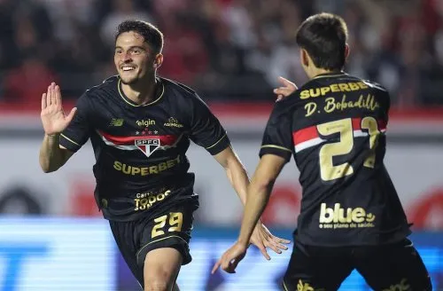 São Paulo đánh bại Atlético, chấm dứt chuỗi trận không thắng và trở lại đúng hướng tại Brasileirão