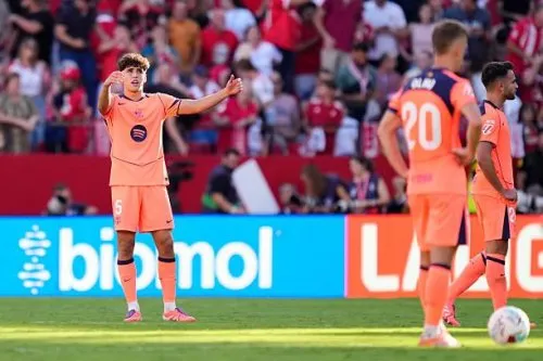 Barcelona thua đậm Sevilla: Tử huyệt phòng ngự, Rashford cô đơn