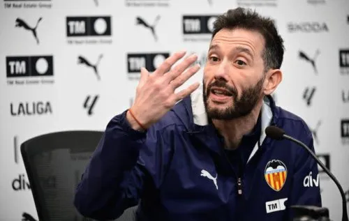 Valencia nhắm bản hợp đồng gây sốc với tiền đạo huyền thoại sở hữu 145 bàn tại Premier League