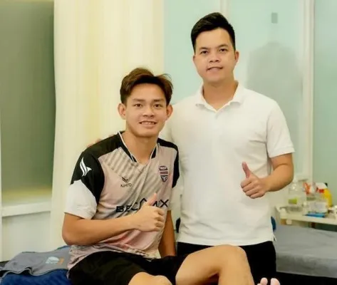 Tuyển thủ Bùi Vĩ Hào báo tin vui cho HLV Kim Sang Sik