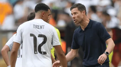 Trent Alexander-Arnold liệu có đi vào ‘vết xe đổ’ của Michael Owen?