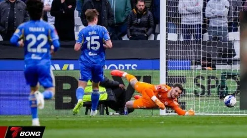 Tanaka tỏa sáng phút 26, Leeds vượt West Ham trong cơn mưa bàn thắng FA Cup