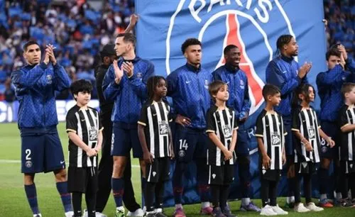 Quả bóng vàng và Marseille, PSG đối mặt với quyết định khó khăn