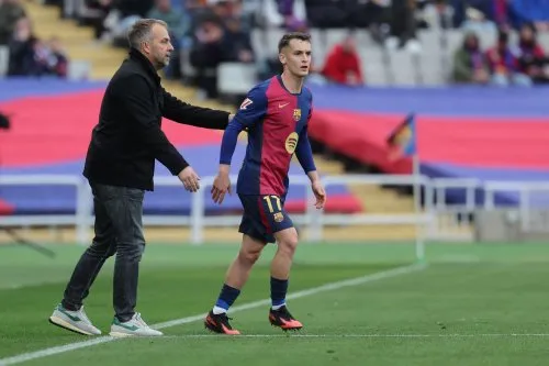 🚨 TIN SỐC: Hansi Flick lên tiếng về tương lai của Marc Casadó tại Barcelona